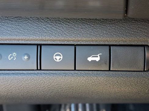 Used 2025 Nissan Pathfinder SL AWD/4WD image 25