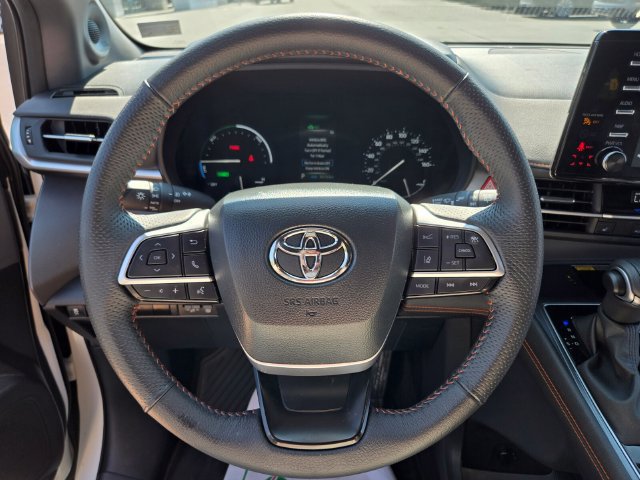 Used 2024 Toyota Sienna XSE w/ XSE Plus Package AWD/4WD image 33