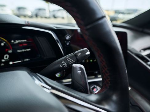 Used 2022 Chevrolet Corvette Stingray Convertible w/ 1LT image 33