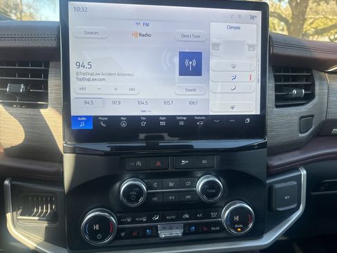 Used 2024 Ford Expedition Limited image 29