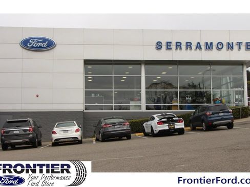 Used 2023 Ford Explorer XLT RWD image 38