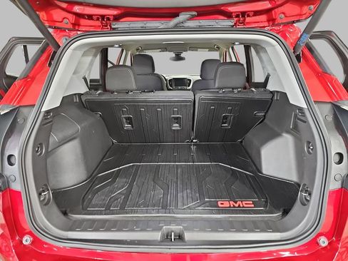 Used 2023 GMC Terrain SLE w/ Driver Convenience Package image 15