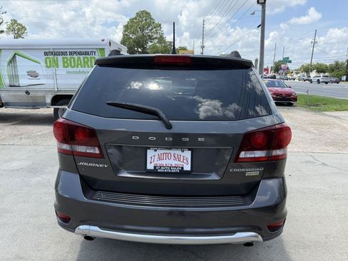 Used 2019 Dodge Journey Crossroad FWD image 7