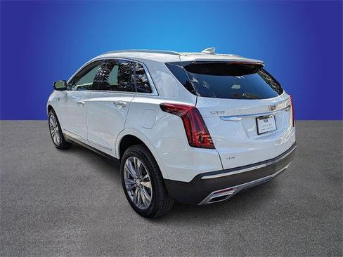 Certified 2025 Cadillac XT5 Premium Luxury image 3