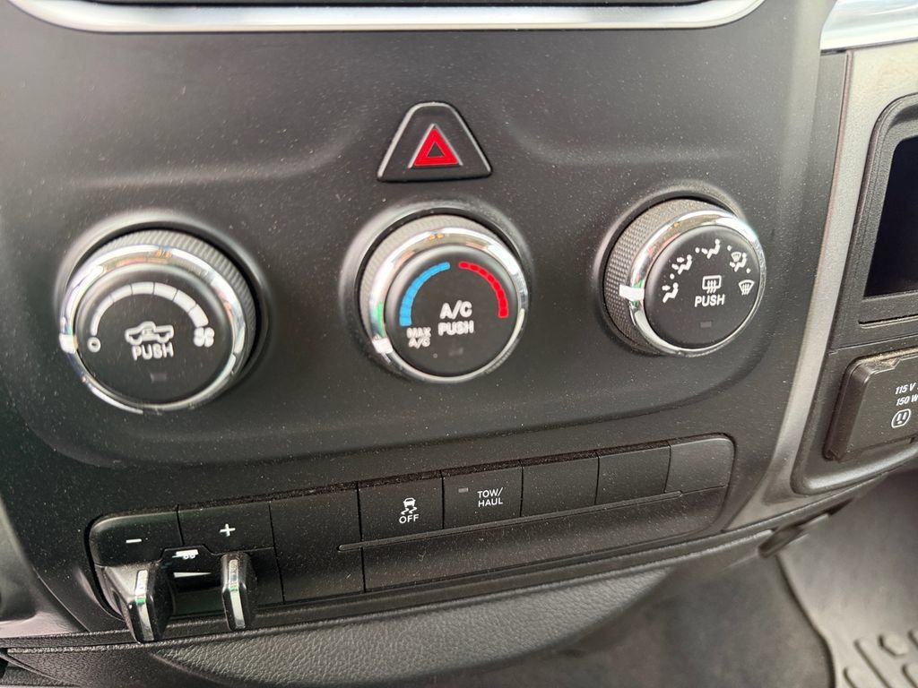 Used 2023 RAM 1500 Classic SLT AWD/4WD image 27