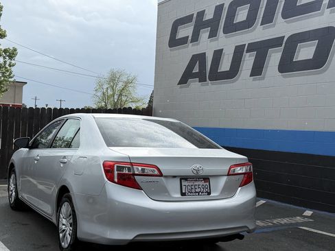 Used 2014 Toyota Camry LE image 21