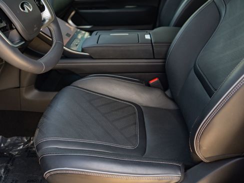 Certified 2025 INFINITI QX80 Luxe AWD/4WD image 9
