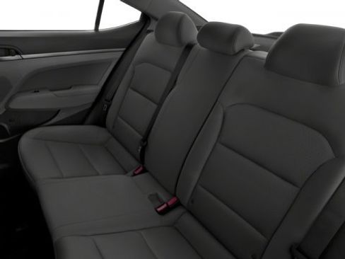 Used 2018 Hyundai Elantra SE image 17