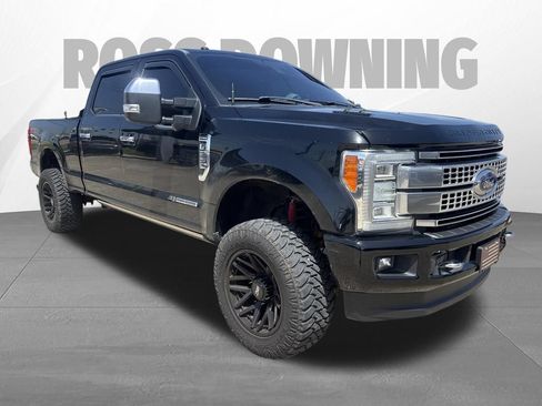 Used 2017 Ford F250 Platinum AWD/4WD image 3