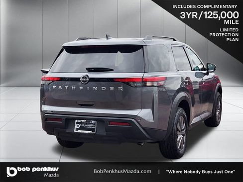 Used 2025 Nissan Pathfinder SV FWD image 25