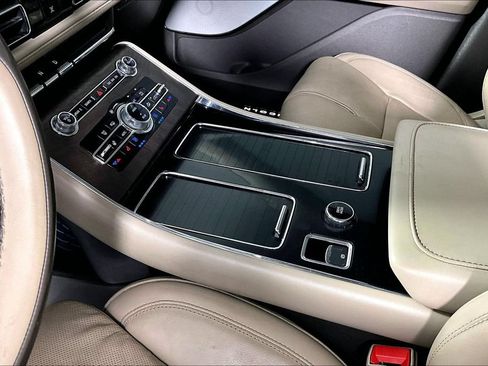 Used 2021 Lincoln Aviator Reserve w/ Equipment Group 201A RWD image 17