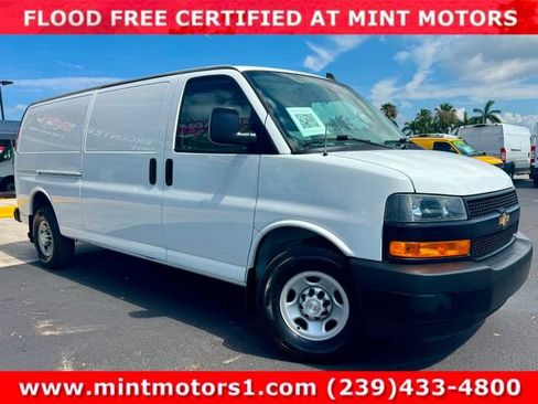 Used 2019 Chevrolet Express 3500 Extended w/ Driver Convenience Package RWD image 3
