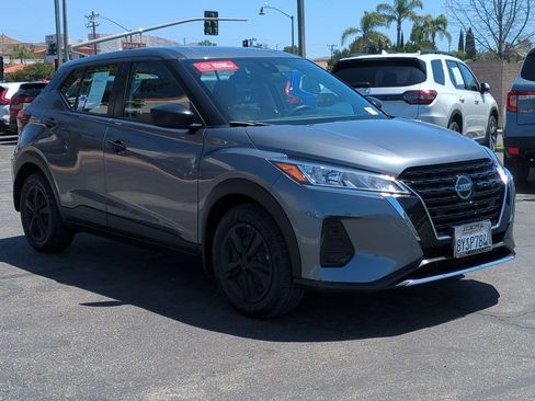 Certified 2021 Nissan Kicks S FWD image 3