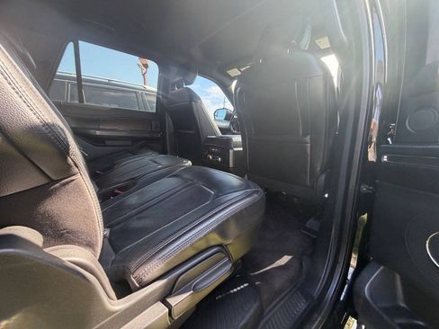 Used 2018 Ford Expedition Max Limited RWD image 21