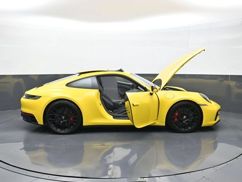 Certified 2024 Porsche 911 Carrera GTS RWD image 29