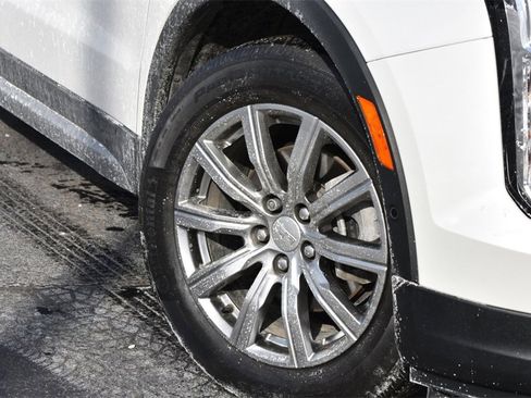 Used 2022 Cadillac XT4 Premium Luxury image 3