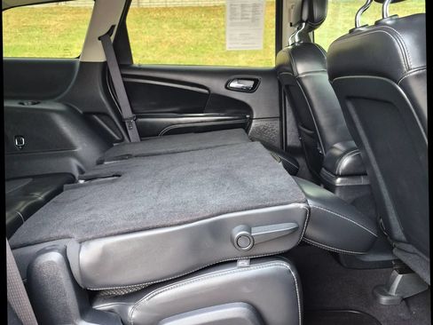 Used 2017 Dodge Journey Crossroad FWD image 12