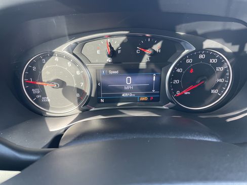 Used 2023 GMC Acadia SLE w/ Driver Convenience Package image 11