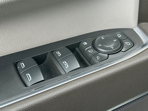 Used 2024 GMC Sierra 2500 SLT w/ Max Trailering Package image 12