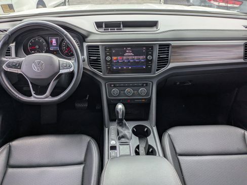 Used 2021 Volkswagen Atlas SE w/ Towing Package FWD image 14