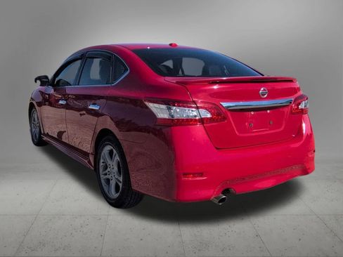 Used 2015 Nissan Sentra SR w/ SR Premium Package FWD image 4