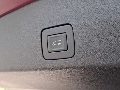 Used 2024 Buick Encore GX Avenir w/ Avenir Convenience Package FWD image 31