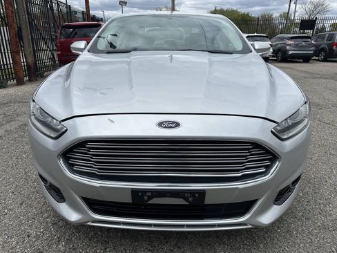 Used 2016 Ford Fusion Titanium FWD image 2