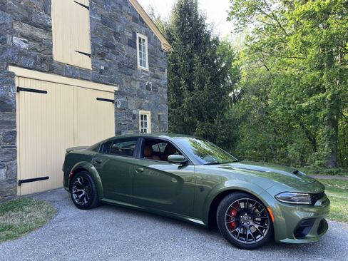 Used 2022 Dodge Charger SRT Hellcat w/ SRT Black Package image 32