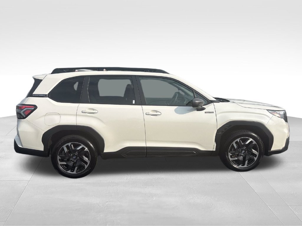 Used 2025 Subaru Forester Premium AWD/4WD image 6