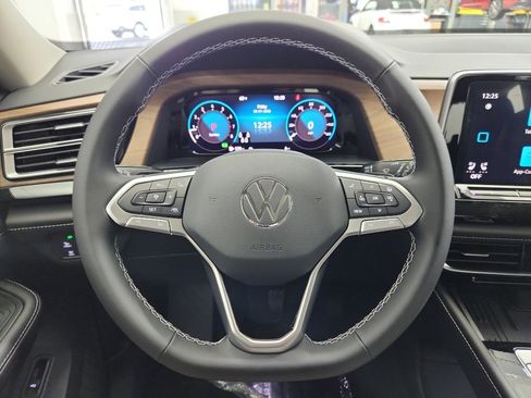 New 2026 Volkswagen Atlas SE FWD image 13