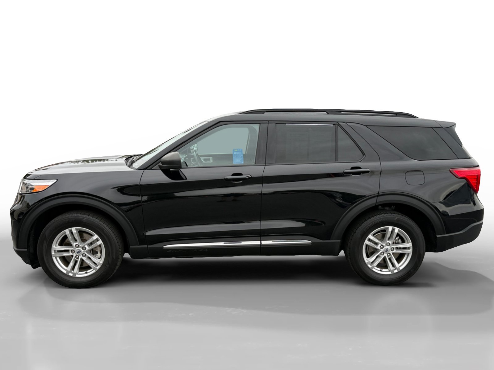 Used 2023 Ford Explorer XLT w/ Equipment Group 202A AWD/4WD image 2