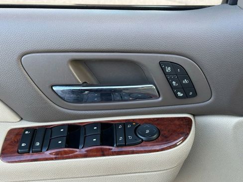 Used 2013 Chevrolet Tahoe LTZ image 31