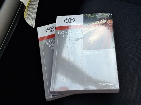 Certified 2024 Toyota Corolla LE image 24