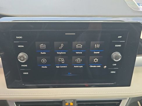 New 2026 Volkswagen Taos SE FWD image 20