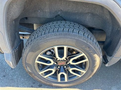 Used 2023 GMC Sierra 1500 AT4 w/ Technology Package image 17