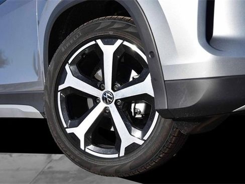 New 2026 Volkswagen Tiguan SE image 3