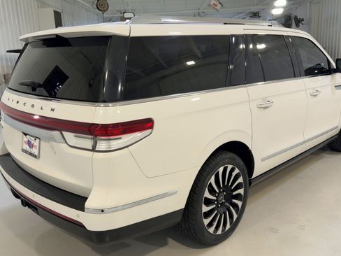 Used 2022 Lincoln Navigator L Black Label AWD/4WD image 9