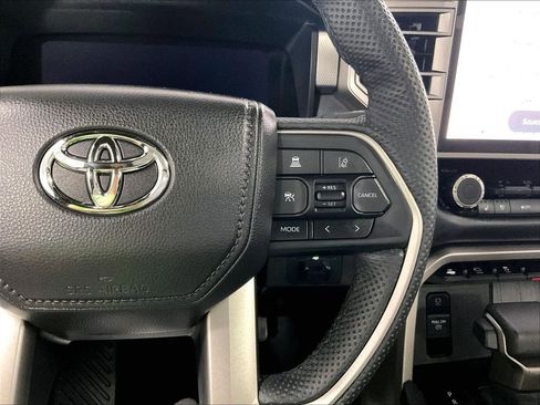 Used 2025 Toyota Tundra Limited AWD/4WD image 24