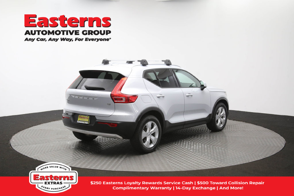 Used 2021 Volvo XC40 T4 Momentum FWD image 40