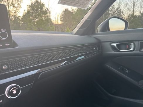 Used 2023 Honda Civic Sport image 22