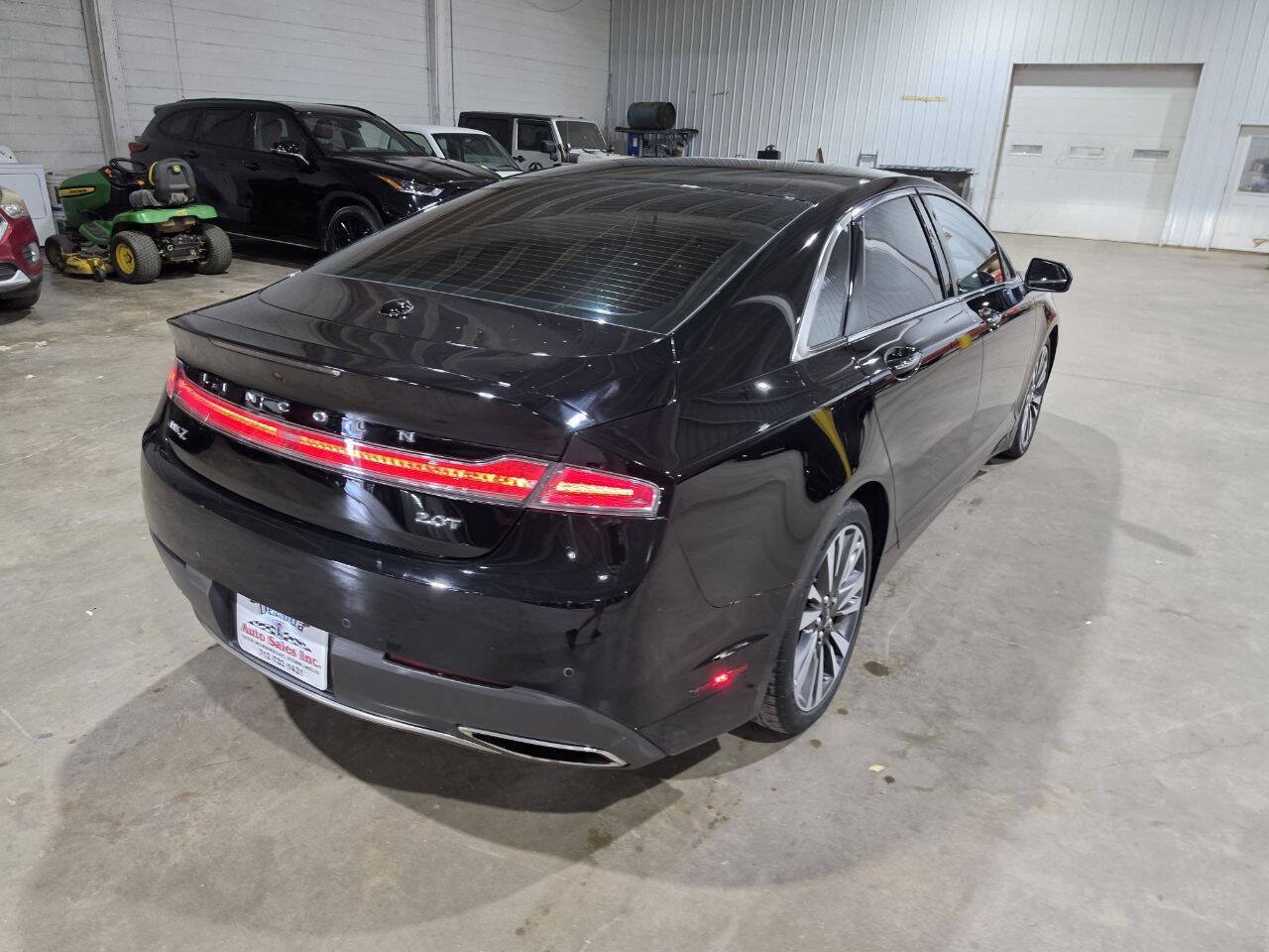 Used 2017 Lincoln MKZ Reserve w/ Climate Package FWD image 11