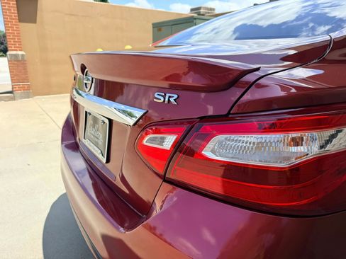 Used 2016 Nissan Altima 2.5 SR FWD image 6