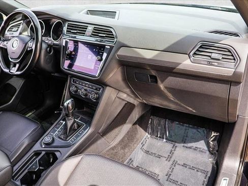 Used 2020 Volkswagen Tiguan SE R-Line AWD/4WD image 24