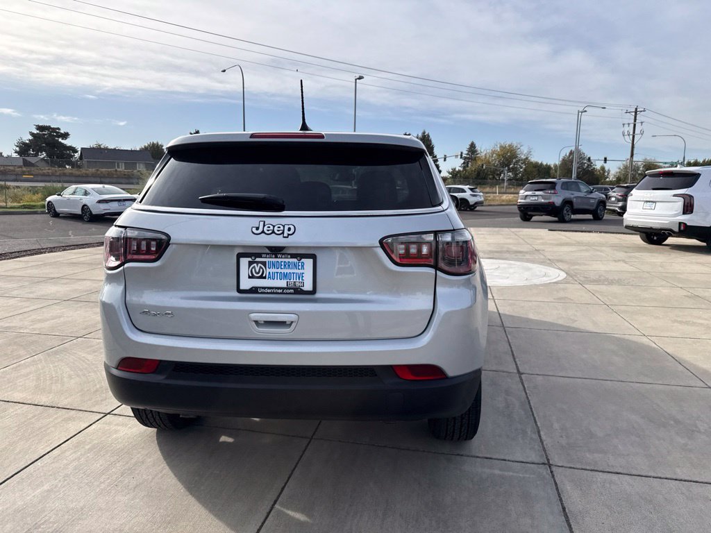 Used 2025 Jeep Compass Sport AWD/4WD image 8