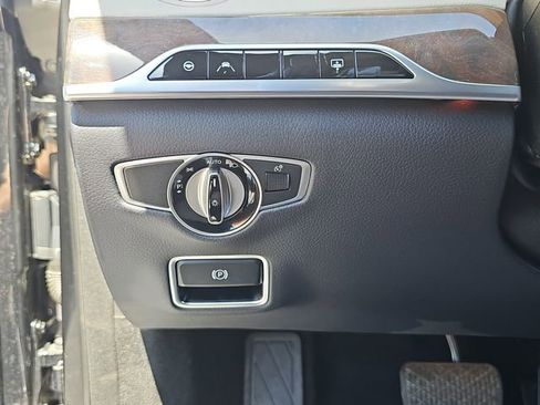 Used 2019 Mercedes-Benz S 560 Sedan image 30