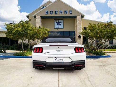 Used 2024 Ford Mustang Convertible image 4