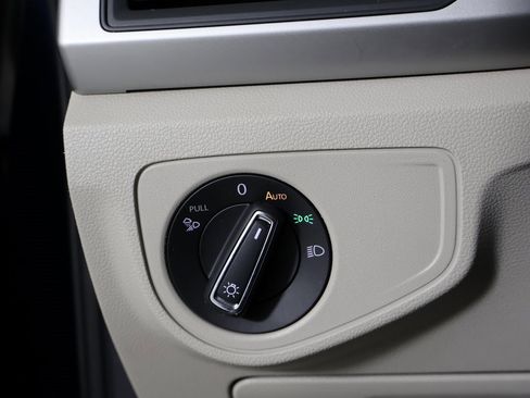 Used 2021 Volkswagen Atlas SE w/ Panoramic Sunroof Package image 28