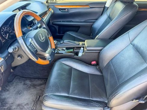 Used 2015 Lexus ES 300h w/ Navigation System Package FWD image 20