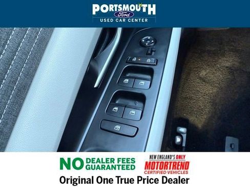 Used 2024 Hyundai Elantra Limited image 30