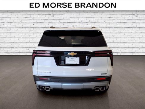 Used 2026 Chevrolet Traverse LT FWD image 4